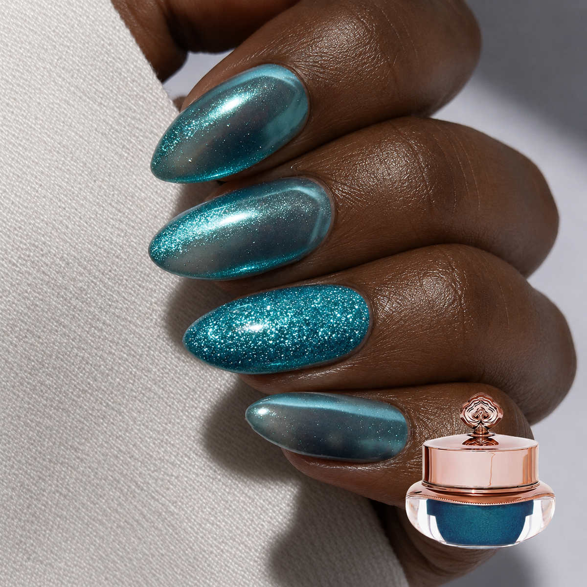 Azure – Metallisches Nagelpuder
